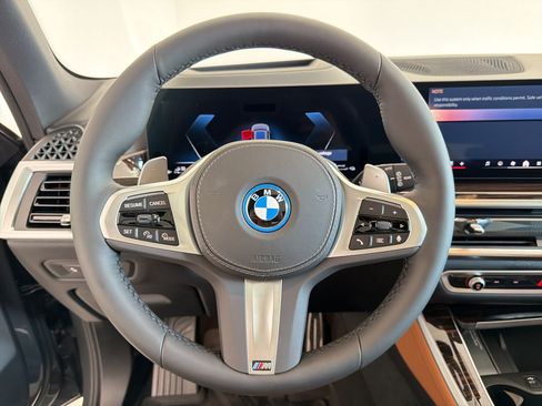 New 2026 BMW X5 xDrive50e w/ M Sport Package AWD/4WD image 18