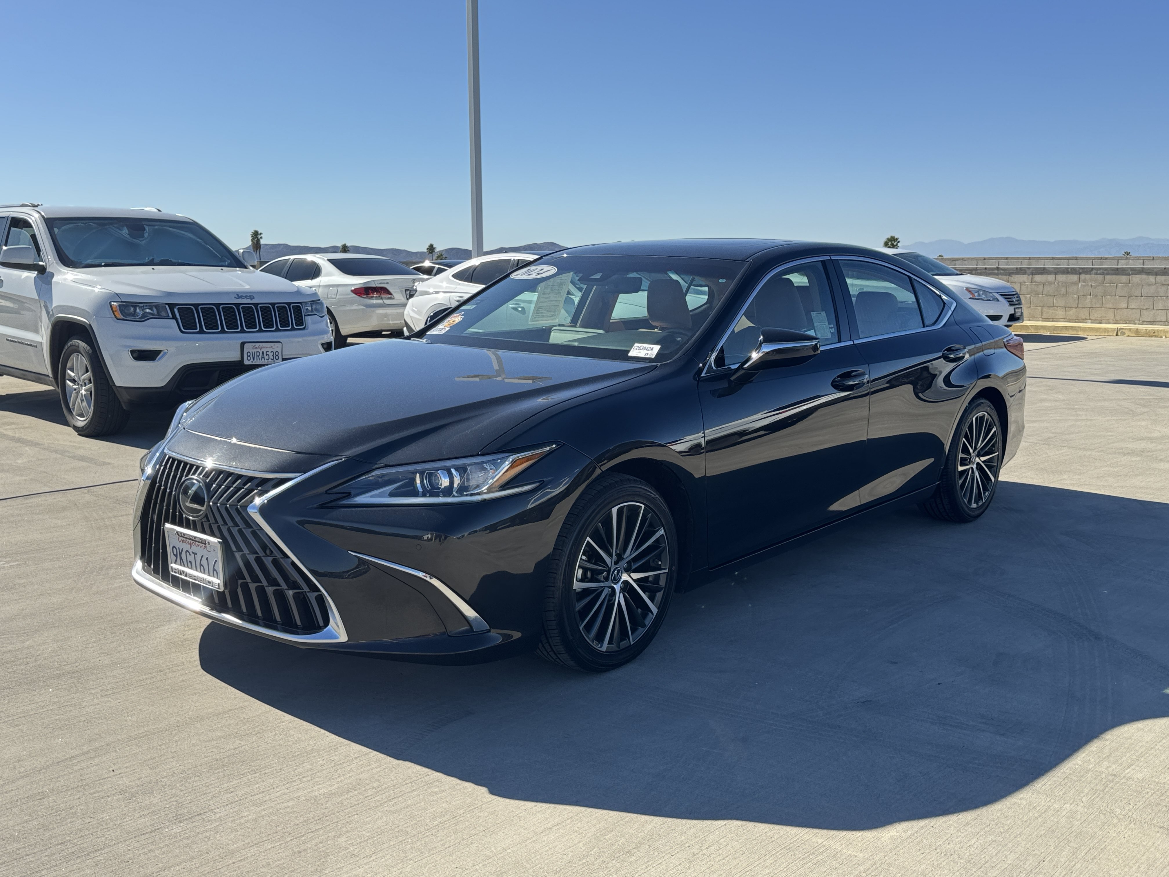 Certified 2024 Lexus ES 350 w/ Premium Package FWD image 4
