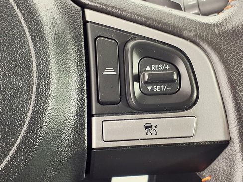 Used 2016 Subaru Crosstrek 2.0i Premium AWD/4WD image 17