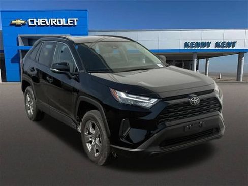 Used 2025 Toyota RAV4 XLE AWD/4WD image 1