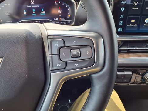Used 2025 Chevrolet Silverado 2500 LT w/ Convenience Package AWD/4WD image 12