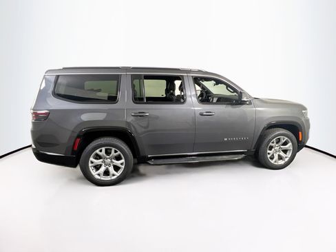 Used 2022 Jeep Wagoneer Series II AWD/4WD image 4