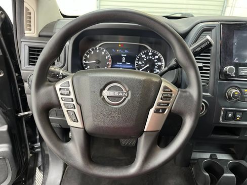 Used 2024 Nissan Titan SV RWD image 17
