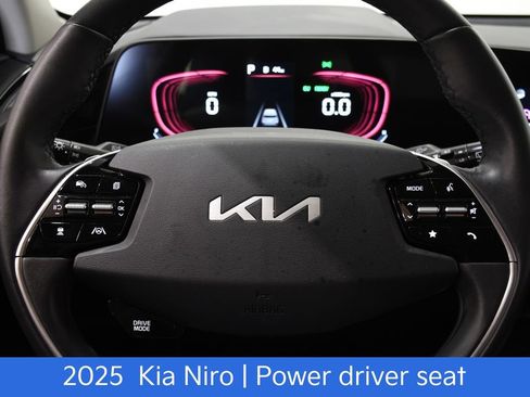Certified 2025 Kia Niro EX FWD image 11
