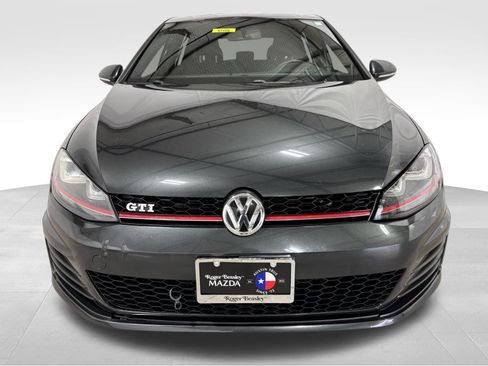 Used 2016 Volkswagen Golf image 2