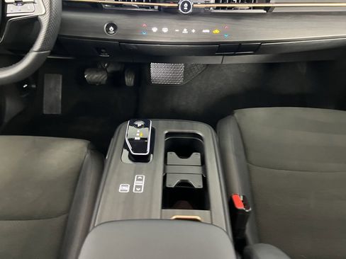 Used 2024 Nissan Ariya AWD image 16