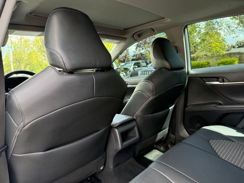 Used 2023 Toyota Camry SE w/ Cold Weather Package FWD image 17