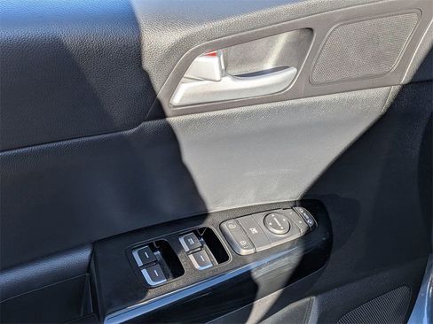 Certified 2020 Kia Sportage EX image 11
