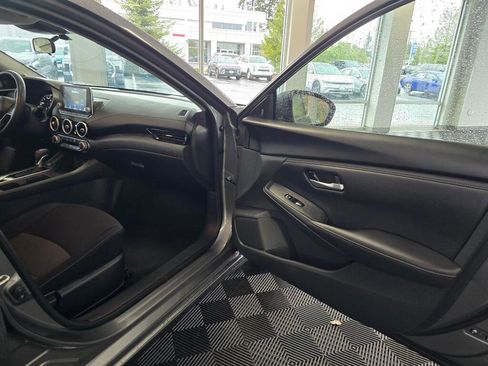 Used 2024 Nissan Sentra SV FWD image 41