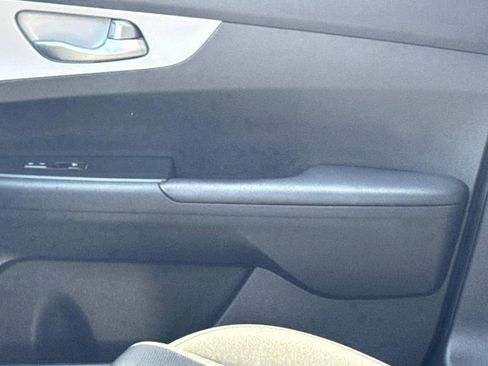 Used 2024 Kia Forte LXS FWD image 19