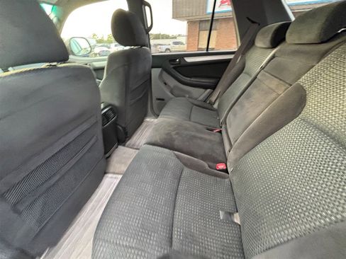 Used 2004 Toyota 4Runner 4WD image 18