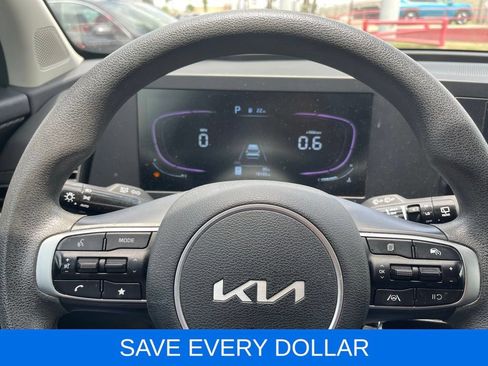 Used 2025 Kia Sportage LX FWD image 8