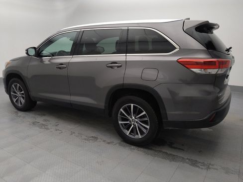 Used 2019 Toyota Highlander XLE image 3