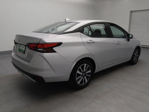 Used 2021 Nissan Versa SV image 9