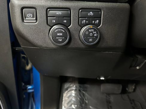 Used 2022 Chevrolet Silverado 1500 RST AWD/4WD image 33