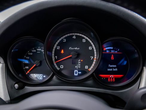 Certified 2021 Porsche Macan Turbo AWD/4WD image 22
