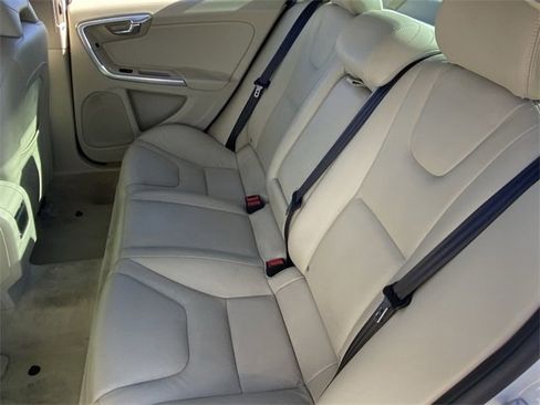 Used 2015 Volvo S60 T5 Premier image 18