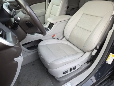 Used 2021 GMC Acadia SLT w/ Trailering Package image 28