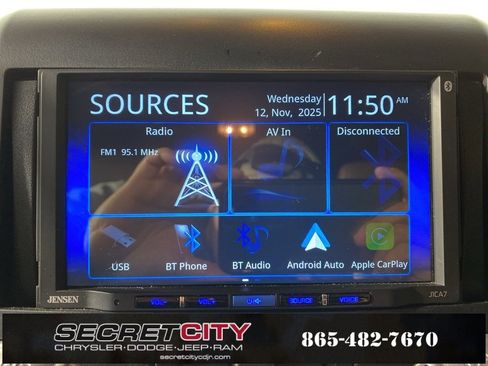 Used 2018 Jeep Wrangler Unlimited Sahara w/ Connectivity Group image 21