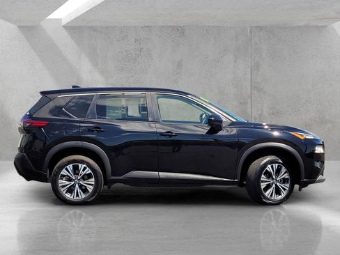 Used 2023 Nissan Rogue SV FWD image 3