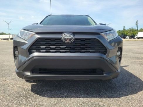 Used 2020 Toyota RAV4 XLE Premium FWD image 3