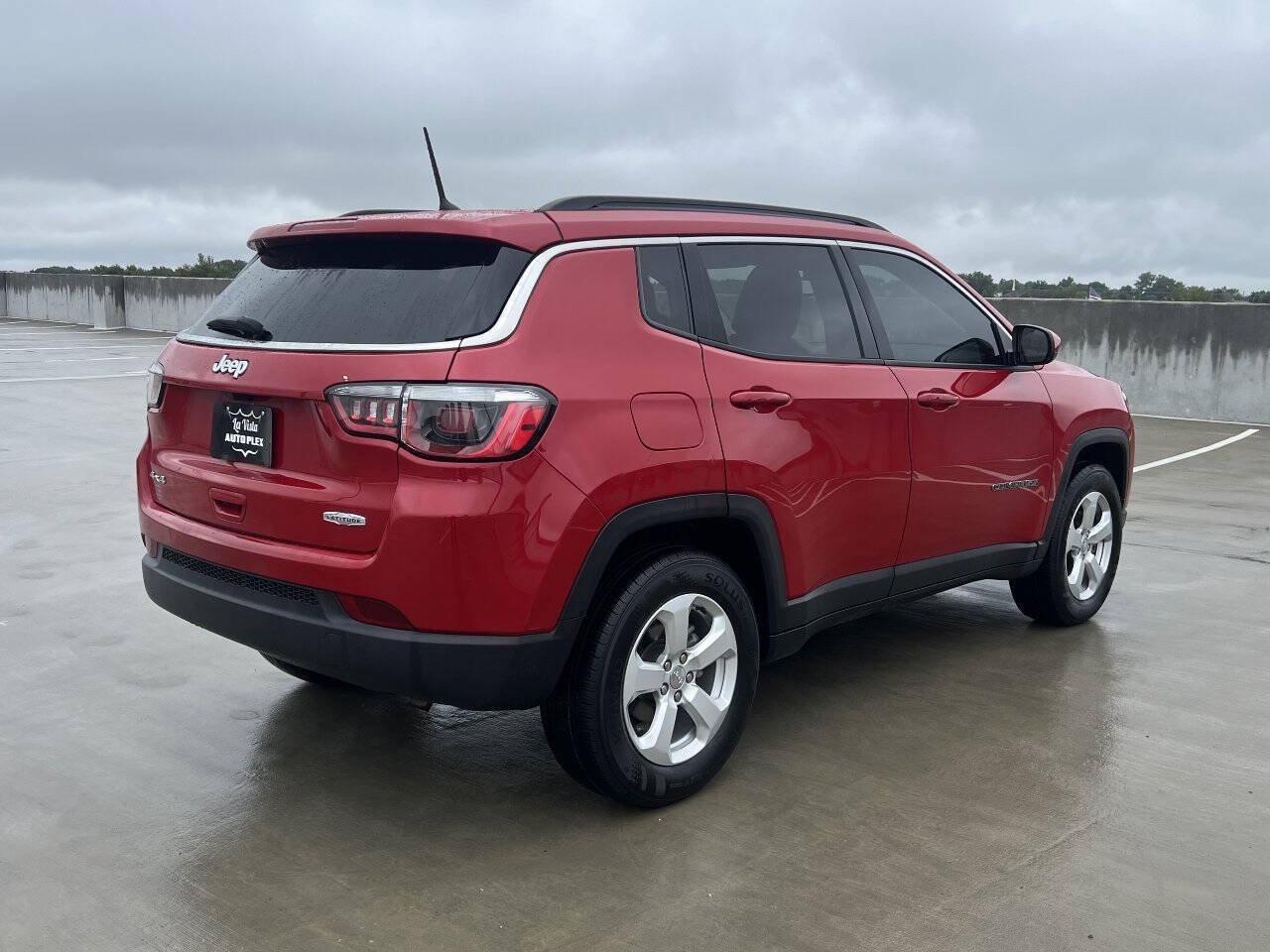Used 2018 Jeep Compass Latitude AWD/4WD image 6