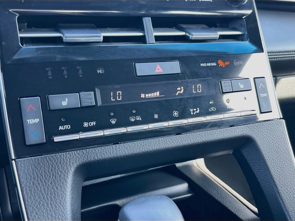 Used 2020 Toyota Avalon XLE w/ Moonroof Package FWD image 15