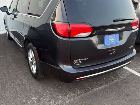 Used 2020 Chrysler Pacifica Limited FWD image 4