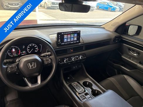 Used 2025 Honda Pilot Touring image 6