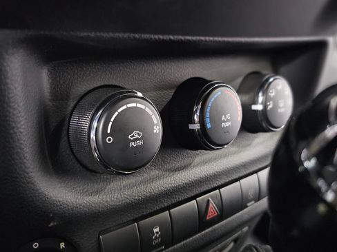 Used 2013 Jeep Wrangler Sahara w/ Connectivity Group AWD/4WD image 25