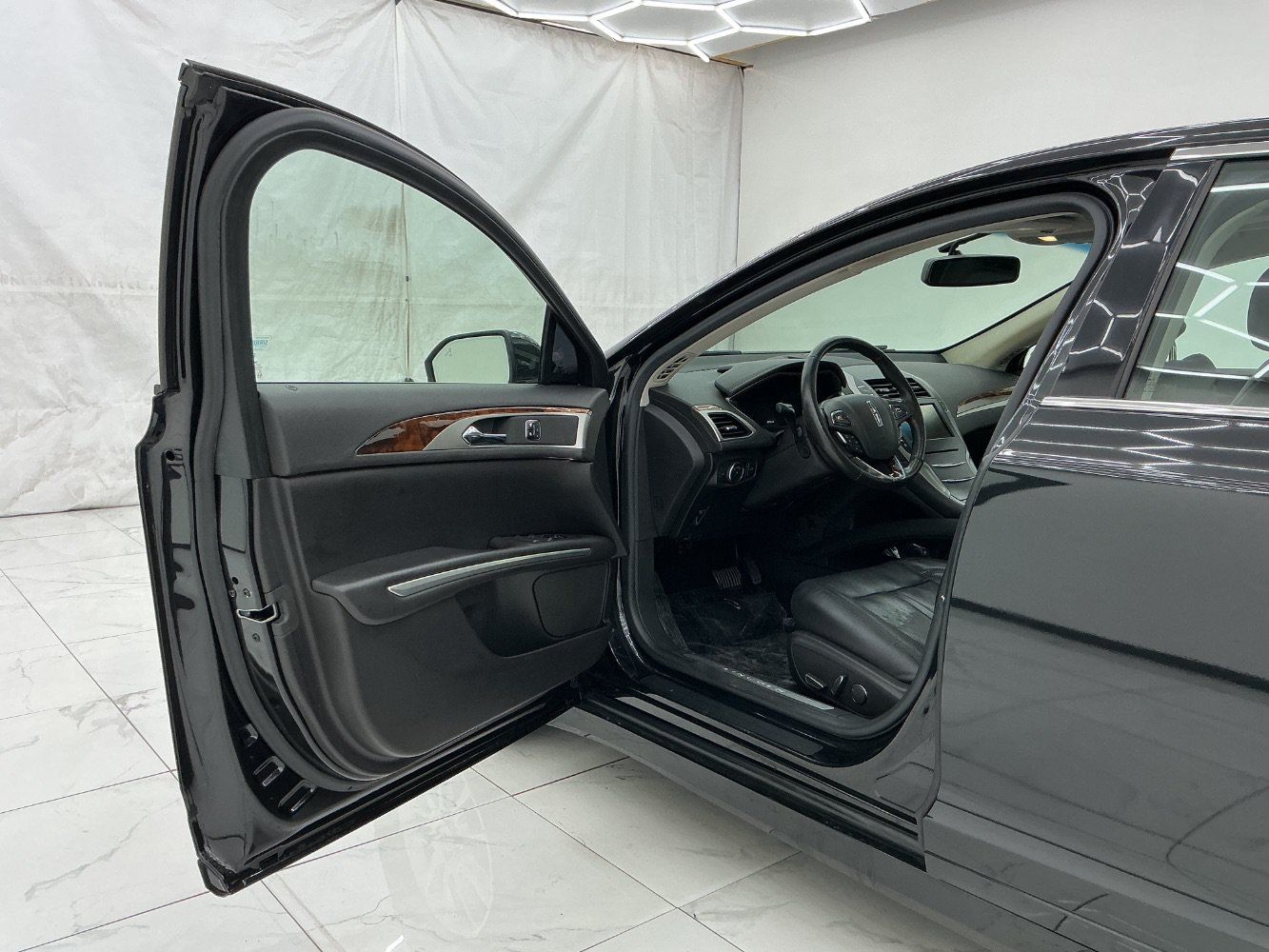Used 2014 Lincoln MKZ AWD w/ Equipment Group 102A Reserve image 16