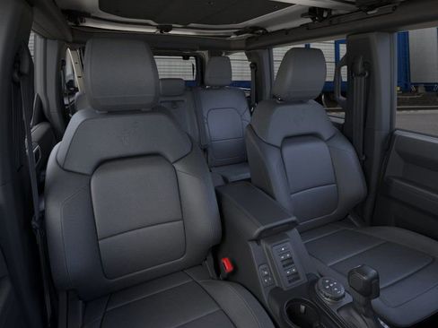 New 2025 Ford Bronco Badlands image 11