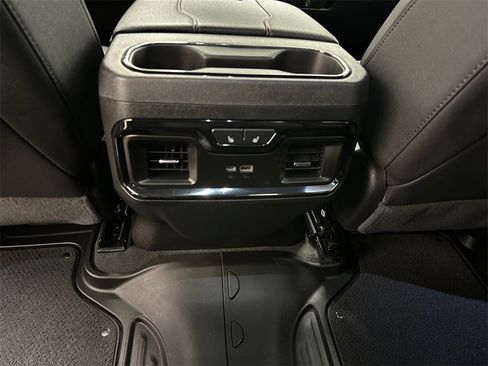 Used 2024 GMC Sierra 2500 AT4 w/ AT4 Premium Plus Package image 19