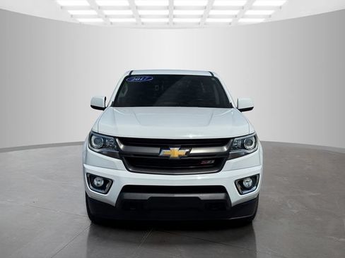 Used 2017 Chevrolet Colorado Z71 AWD/4WD image 2