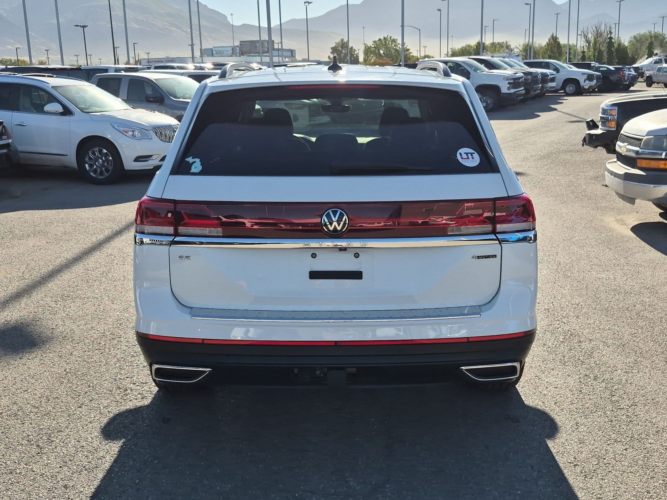 Used 2024 Volkswagen Atlas SE AWD/4WD image 4