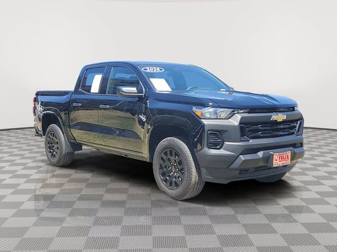 Used 2026 Chevrolet Colorado W/T w/ WT Custom Package AWD/4WD image 3