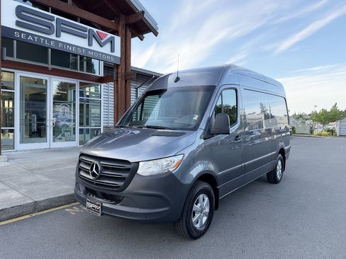 Used 2022 Mercedes-Benz Sprinter 2500 image 2