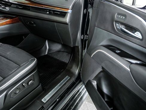 Used 2021 Cadillac Escalade Premium Luxury AWD/4WD image 26