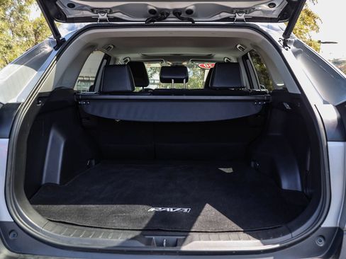 Certified 2020 Toyota RAV4 XLE Premium w/ Carpet Mat Package FWD image 24