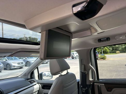 Used 2024 Honda Odyssey Touring image 11