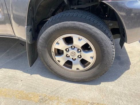 Used 2013 Toyota Tacoma PreRunner w/ TRD Off-Road Pkg RWD image 3