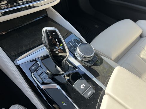 Used 2019 BMW 540i w/ M Sport Package RWD image 26