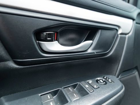 Used 2018 Honda CR-V LX image 36