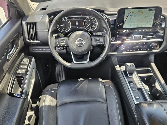 Used 2024 Nissan Pathfinder SL w/ SL Premium Package FWD image 15