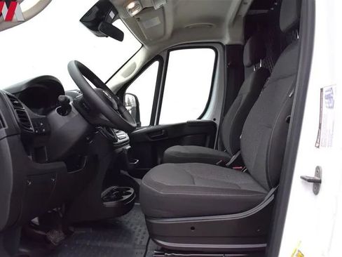 Used 2025 RAM ProMaster 2500 w/ U-Haul Equipment Group FWD image 10