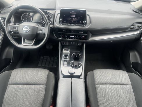Used 2025 Nissan Rogue SV AWD/4WD image 2