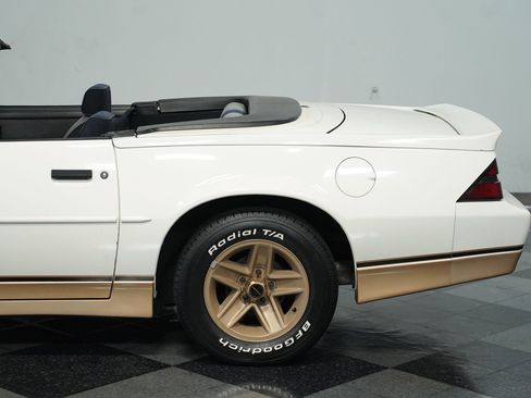 Used 1988 Chevrolet Camaro LT image 22