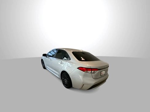 Used 2022 Toyota Corolla LE w/ Carpet Mat Package (TMS) FWD image 6