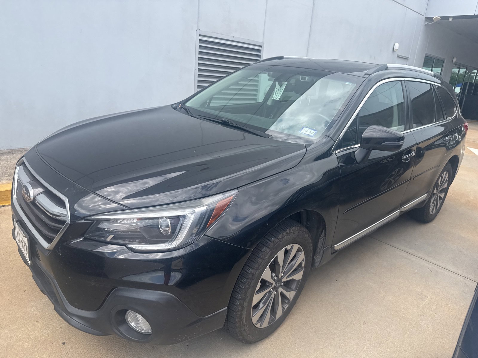 Used 2019 Subaru Outback 3.6R Touring w/ Popular Package #3A AWD/4WD image 1