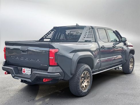 Used 2025 Toyota Tacoma 4x4 Double Cab Hybrid image 9